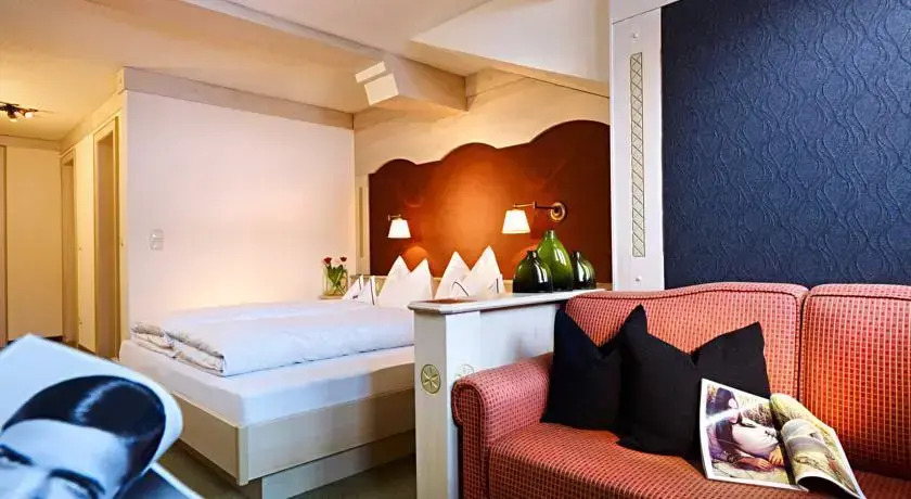 hotel & chalet madlochBlick