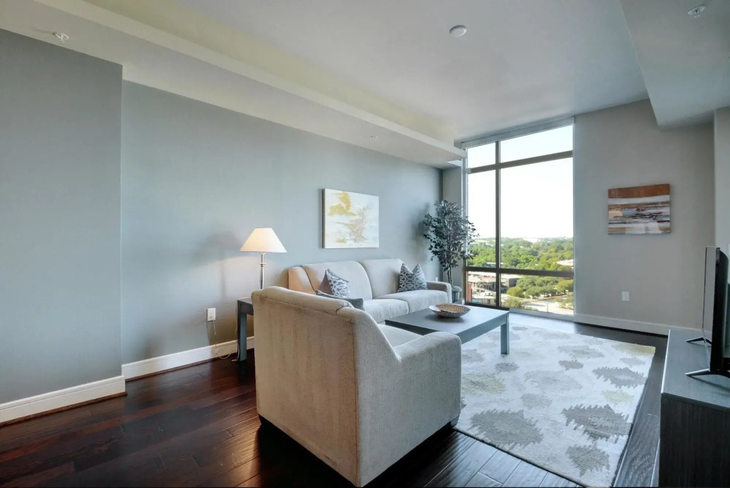 214 Barton 1Br 2Br