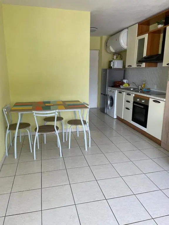 Lumineux 2 Pieces, Terrasse, Garage Prive, En Bord de Mer