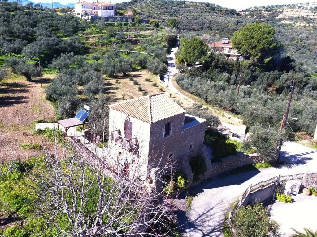 Pyrgos 1869 with Private Pool