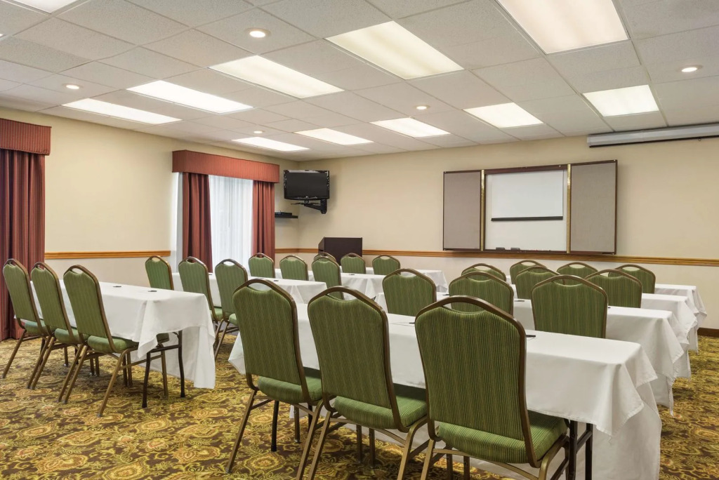Garner Hotel Paducah West by IHG