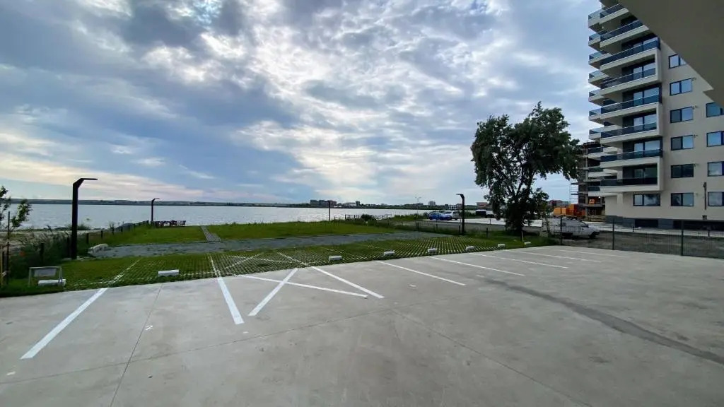 Myosotis Mamaia Studio by the Lake
