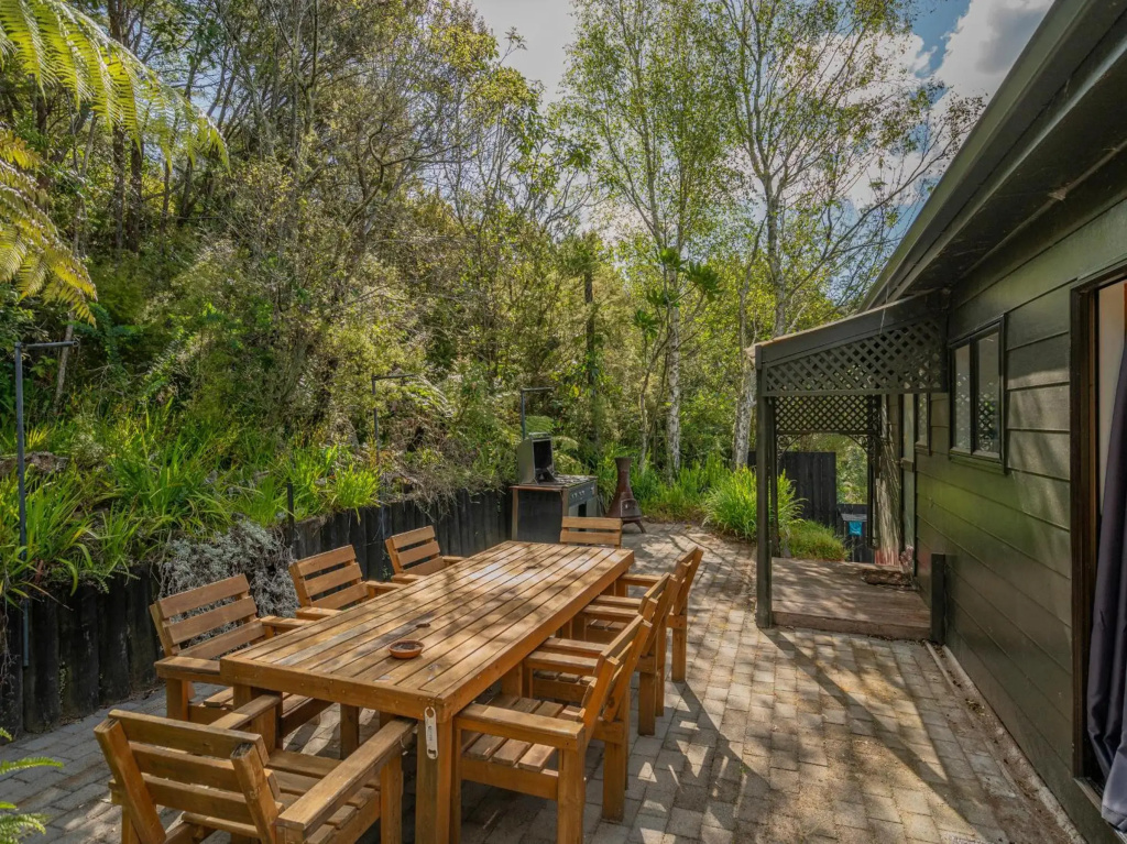 Hillside Haven - Tairua Holiday Home