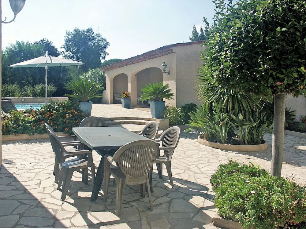 Sprawling Villa in Saint-tropez With Swimming Pool