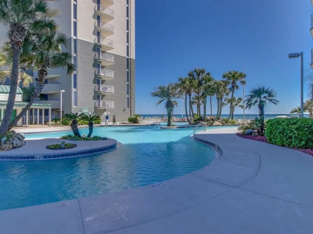 Long Beach Luxury 3 1006