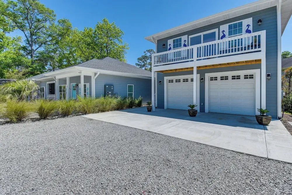 1 Mi to Beach & Pier! Chic Ocean Isle Studio