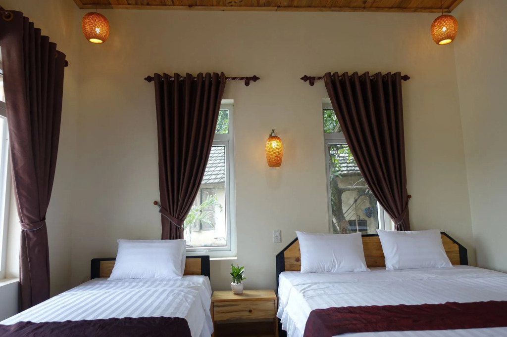Ninh Binh Mountain Side Homestay & Cafe