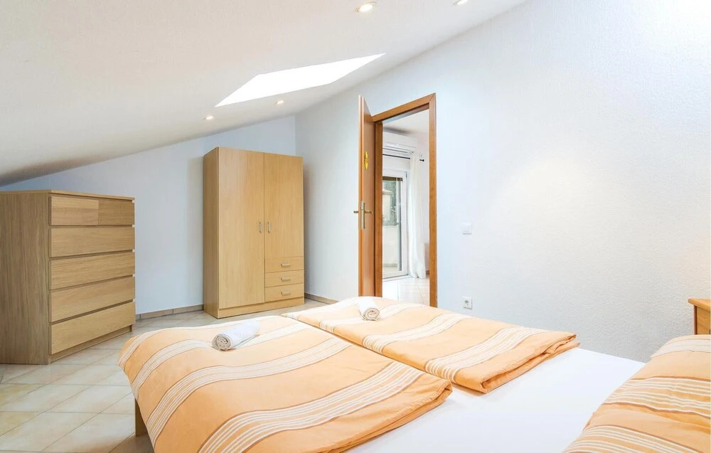 Stunning Home in Musalez With Wifi and 1 Bedrooms