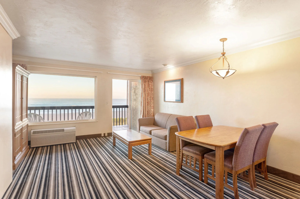 Lincoln Sands Oceanfront Resort, an Ascend Collection Hotel