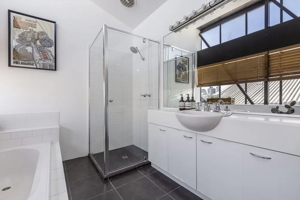 StayCentral - Fitzroy Converted Warehouse Penthouse