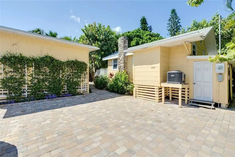 Tropical Bliss - One Bedroom Home