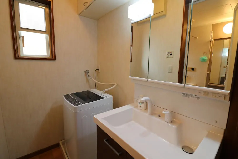 Sophia Court Room201