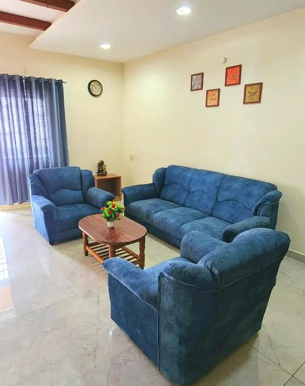 Upgraded 2 Bed 2 Bath w Living and Kitchen