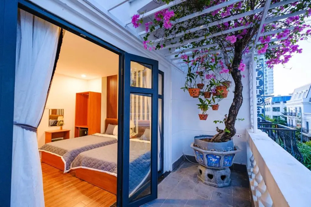KHÁCH SẠN TRE VIỆT 2