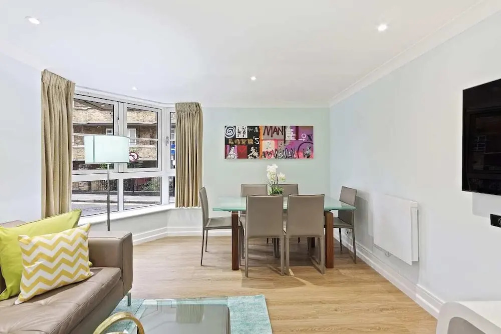Sophisticated 2 Bed, 2 Bath apt in Angel