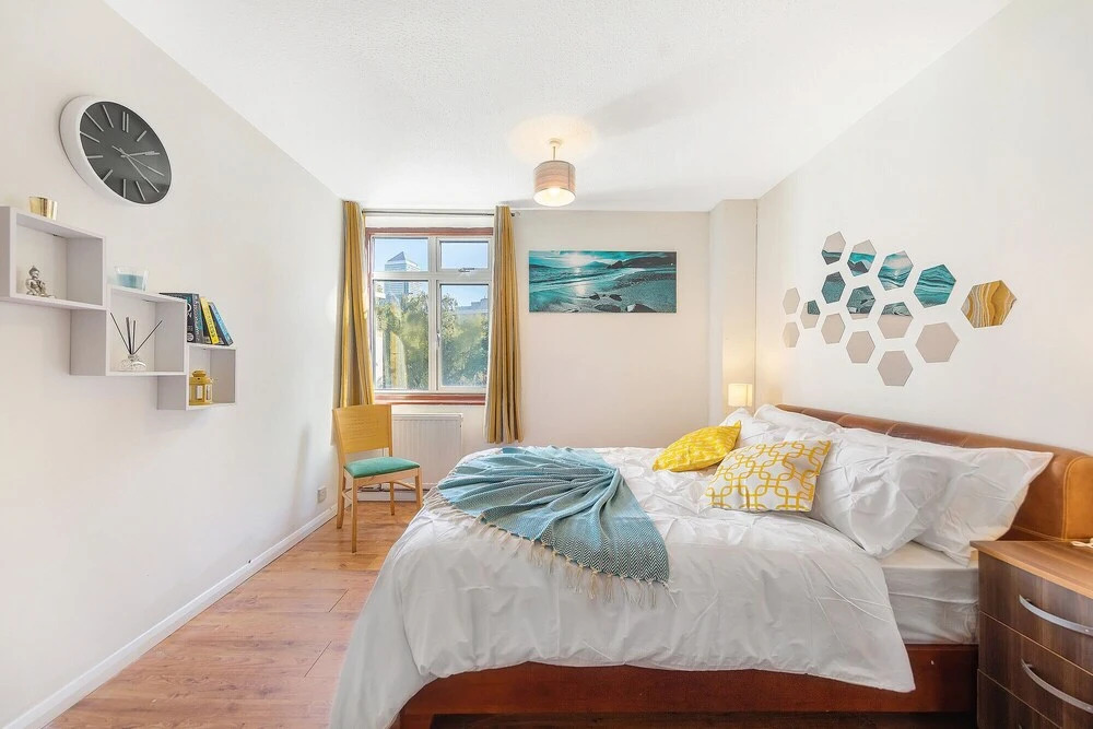 Canton Street - Deluxe Guest Room 3
