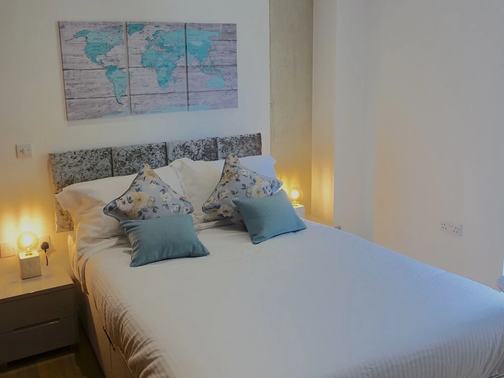 Platform Apartment