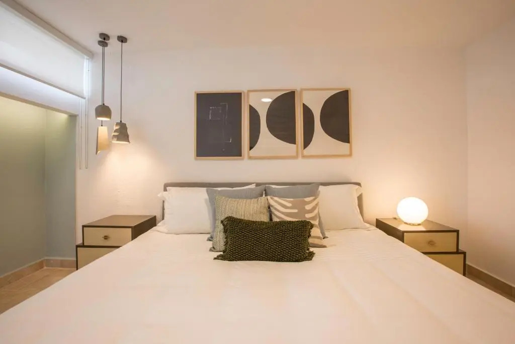 OCEAN VIEW DELUXE SUITE: PVT. BEACH & POOL