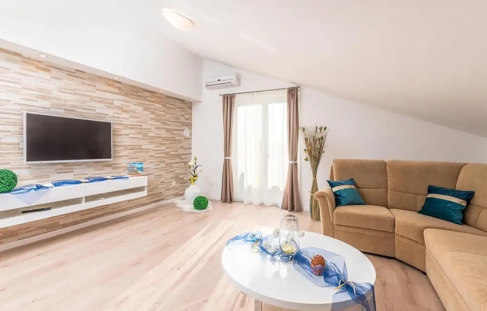 Awesome Apartment in Krk With 3 Bedrooms and Wifi