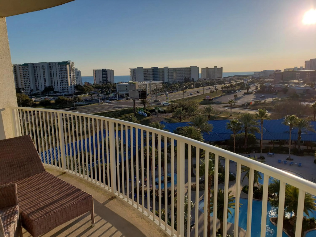 1815 A Slice of Heaven Destin - Pool & Ocean View