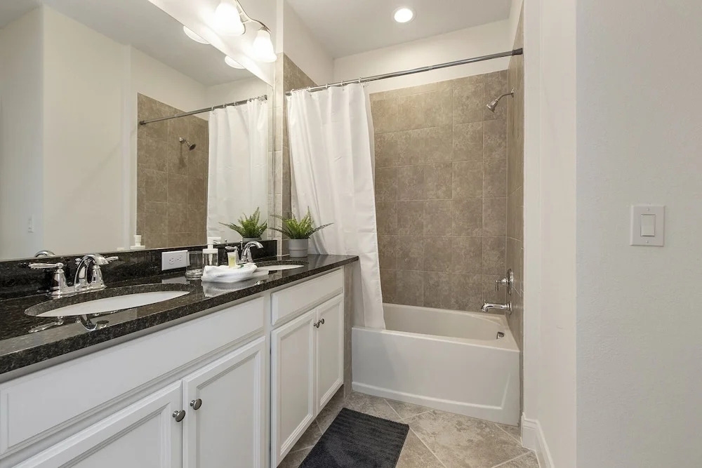 134fr 5 Bedroom Townhouse
