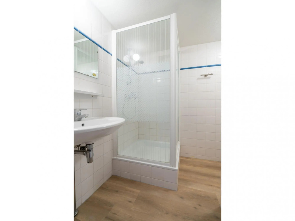 Luxury apartment overlooking the marina for 10 people