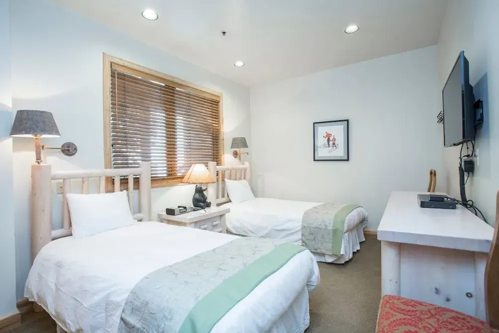 Trail's End Lodge 4 Bedroom Condo #17 with Spa by Deer Valley Resort