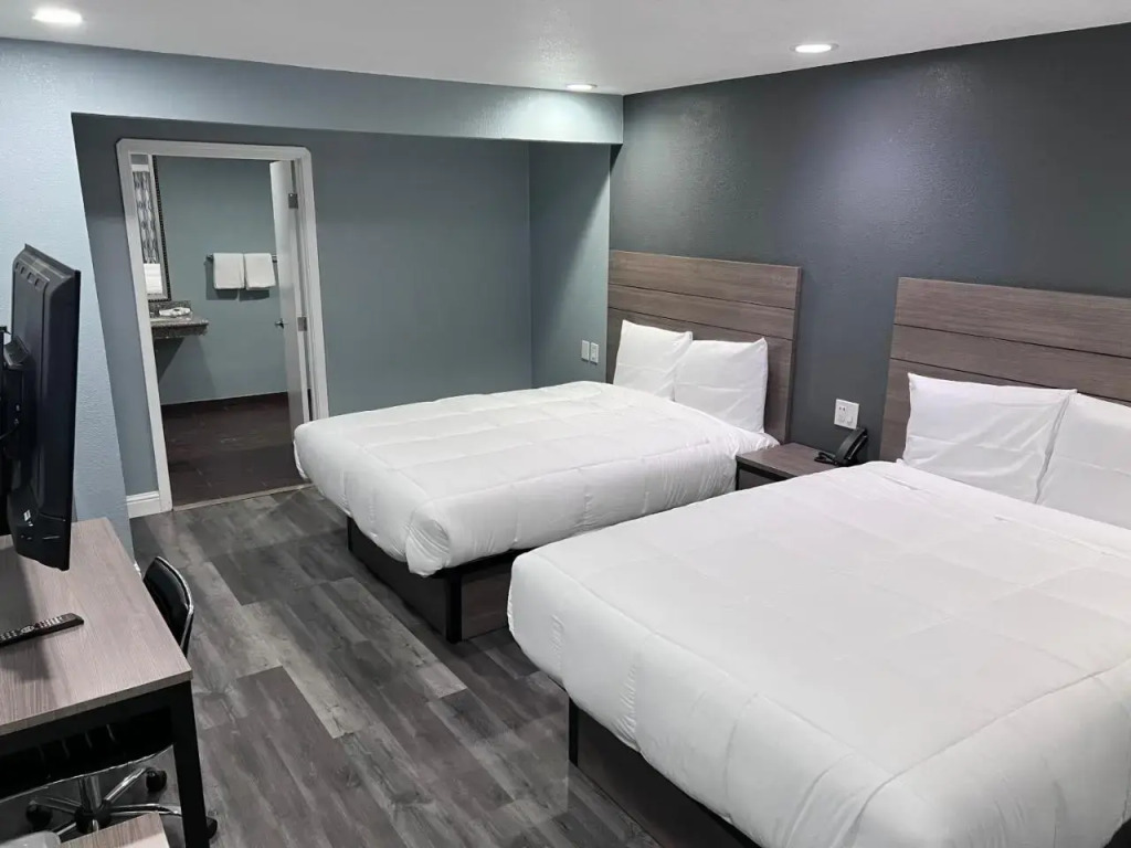Travelodge Santa Cruz Riviera