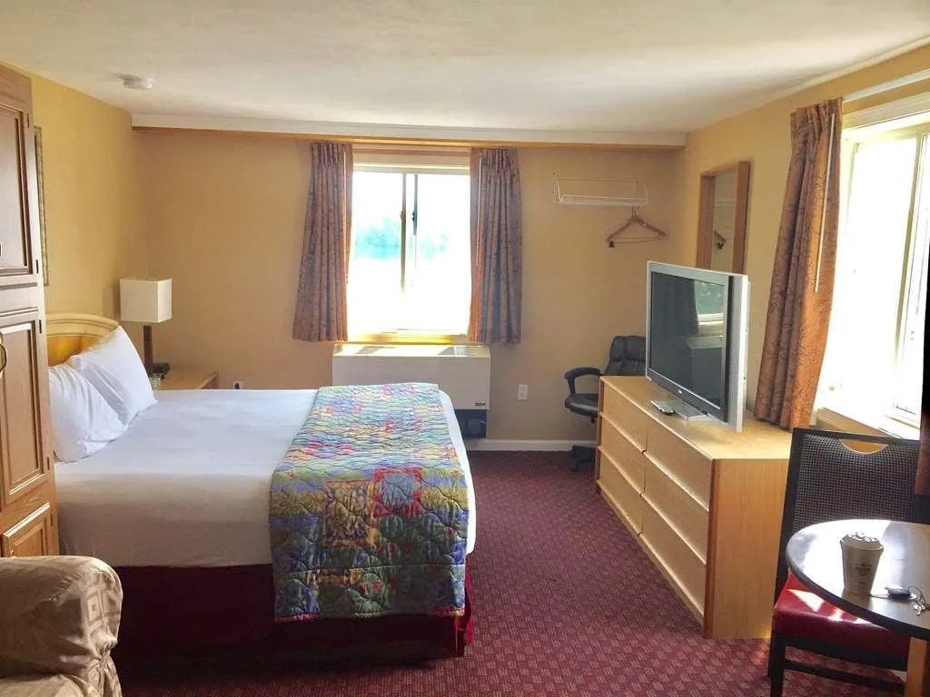 Winnisquam Lake Inn