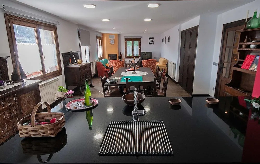 Casa FamiliarArtola Etxea San Sebastian-Pamplona-Bilbao