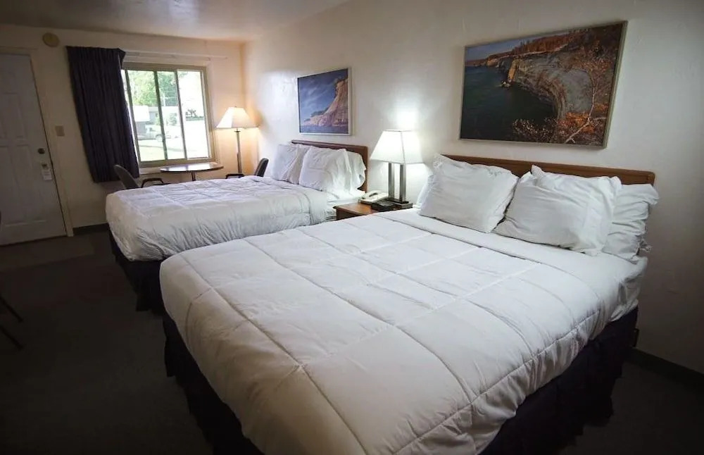 Alger Falls Motel