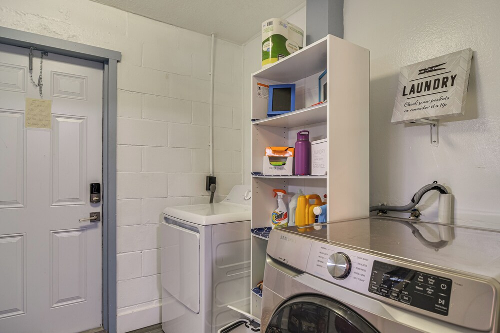 Near Beach & Corey Ave! Walkable Snowbird Escape