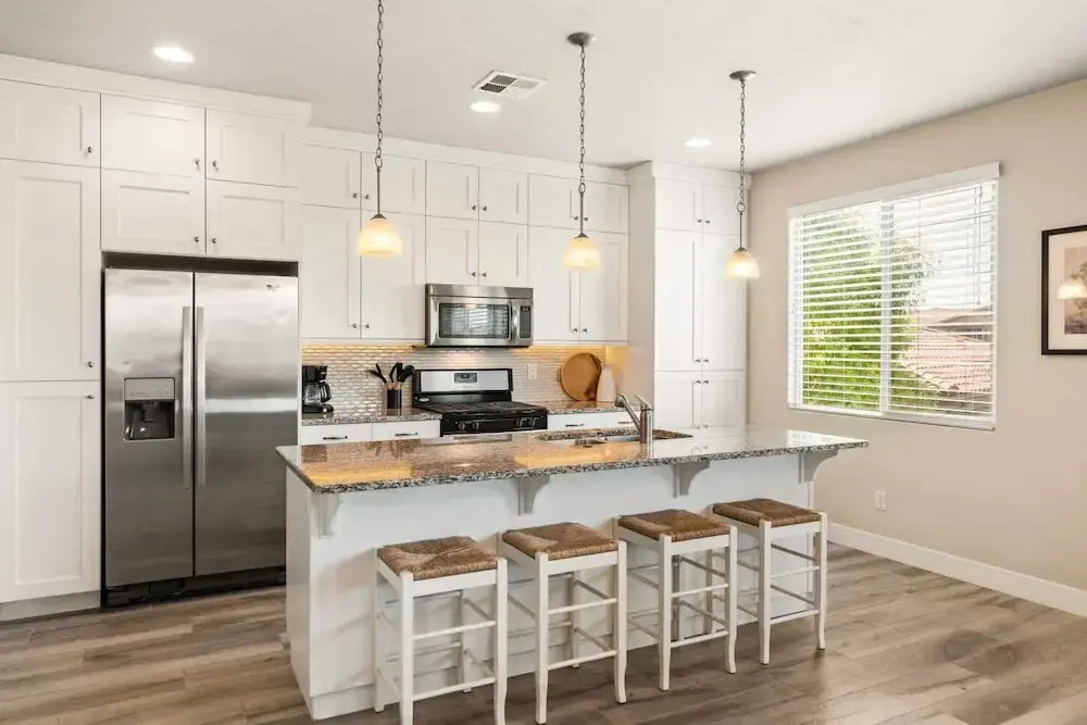 2 Units Reunion Property 7 Bedroom Home