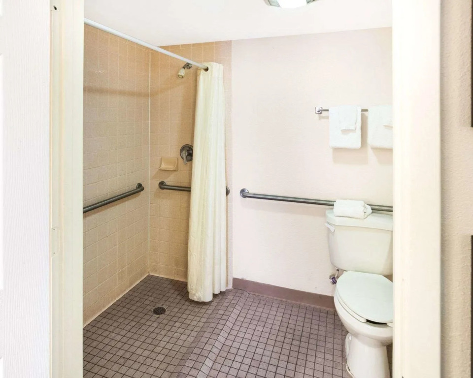 University Inn & Suites