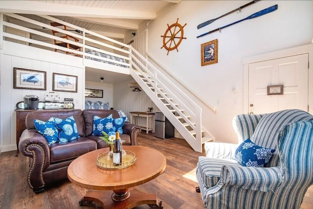 Bandon Marina Inn