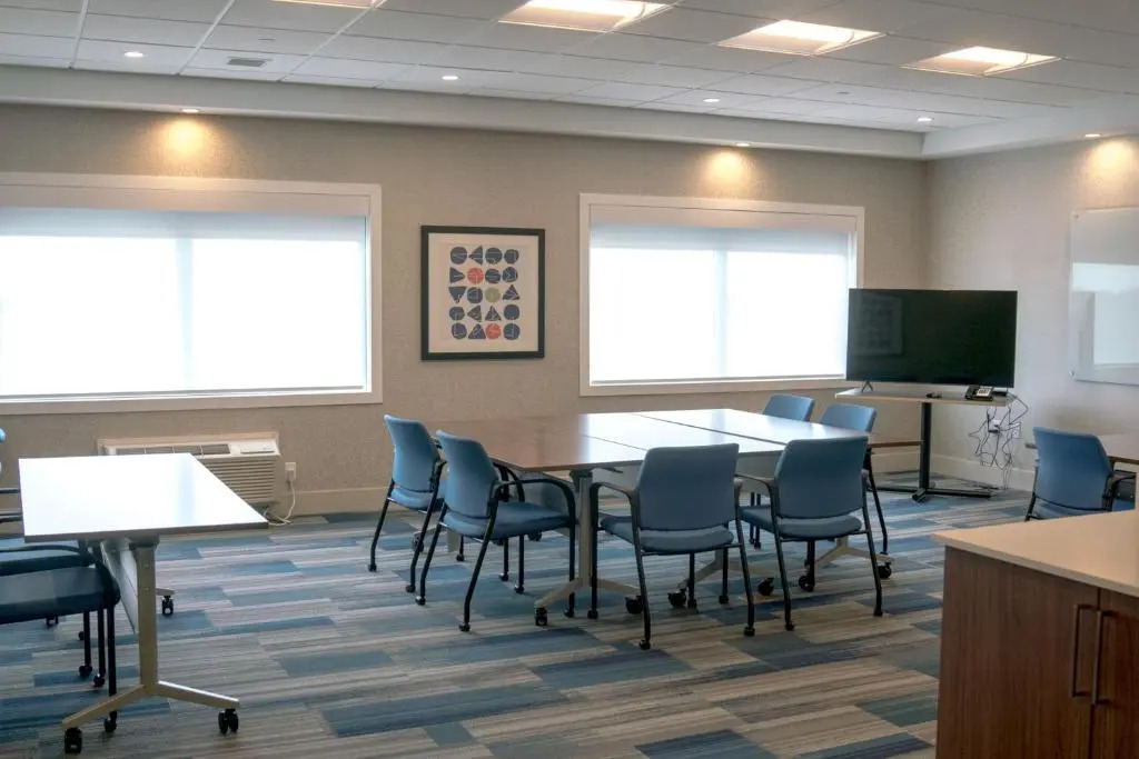 Holiday Inn Express & Suites - Brandon by IHG