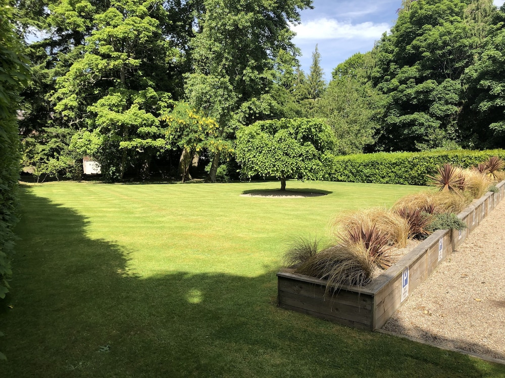 Rossal House Apartments