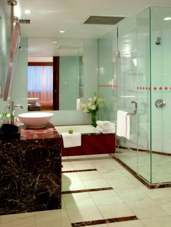 Luxemon Xinjiang Hongfu Hotel