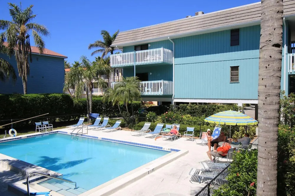 Anna Maria Island Beach Palms 8B