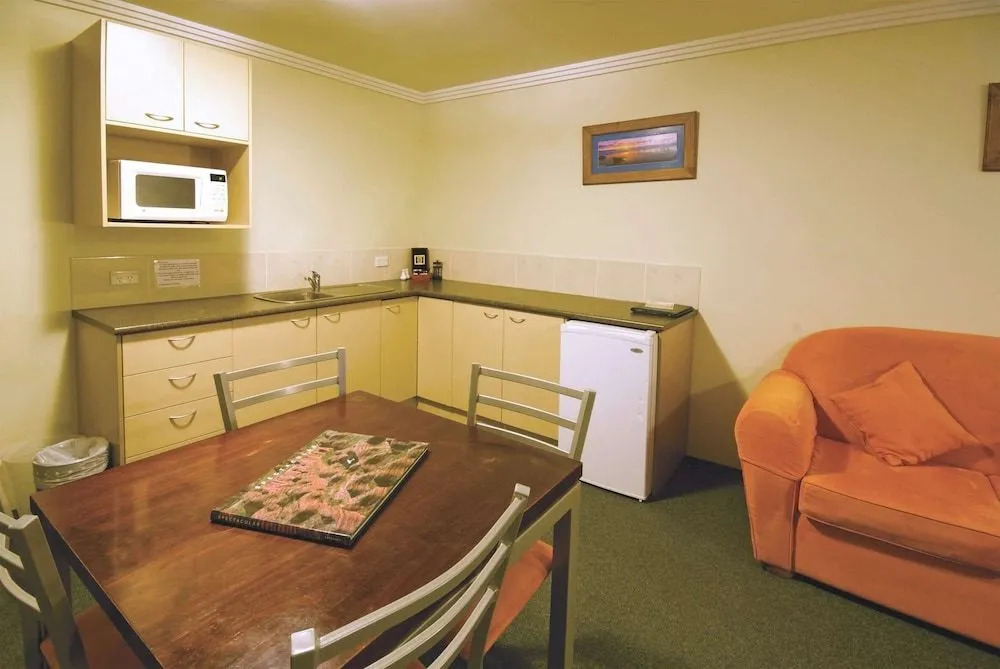 Mandarin Motel