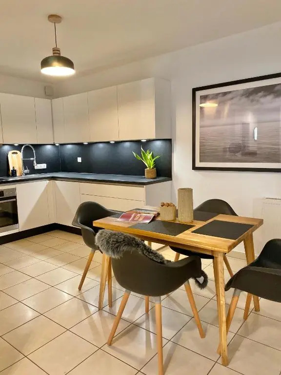 Grand Suite mit Terrasse & Parkplatz - ABC298