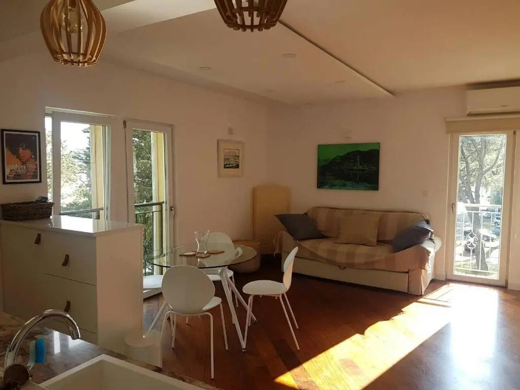 Bright Central Apartman