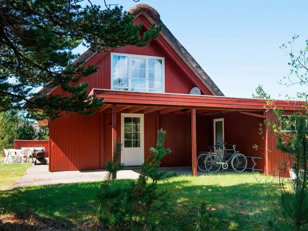 Relaxed Holiday Home in Rømø Foreseeing Lush Garden