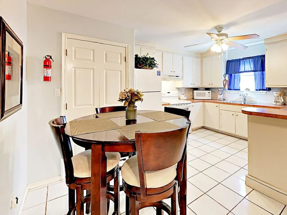 108 E Whiting St Duplex