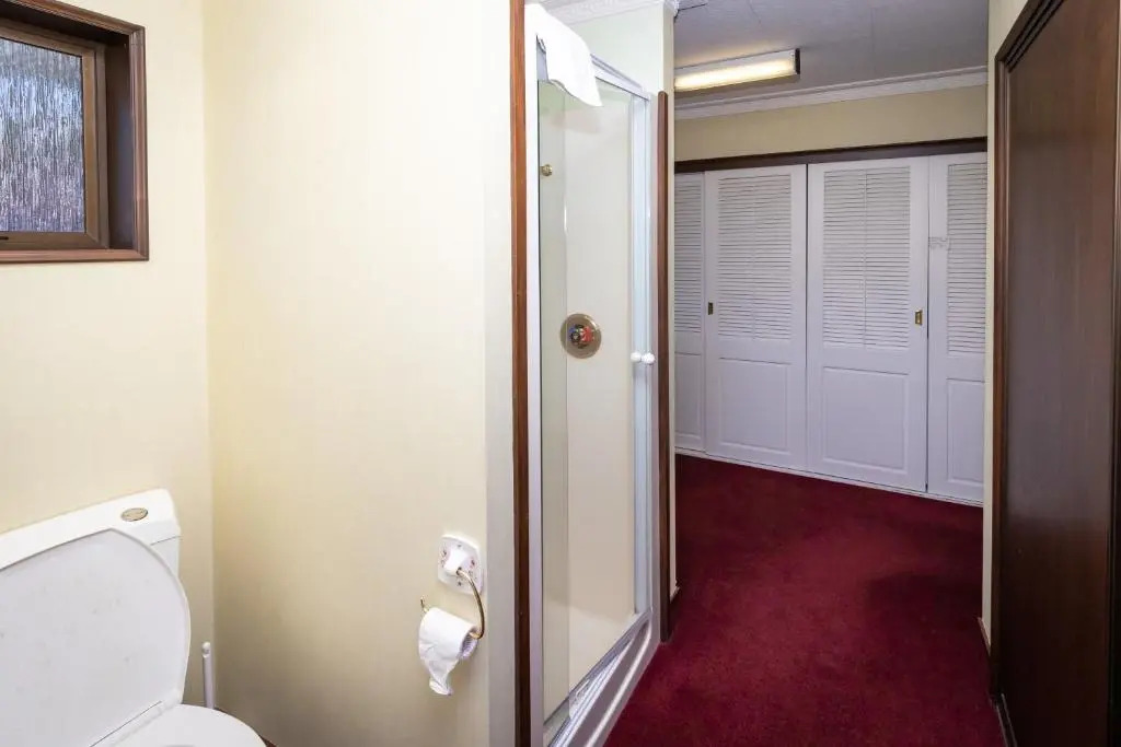 Redcliff House - Te Anau Holiday Home