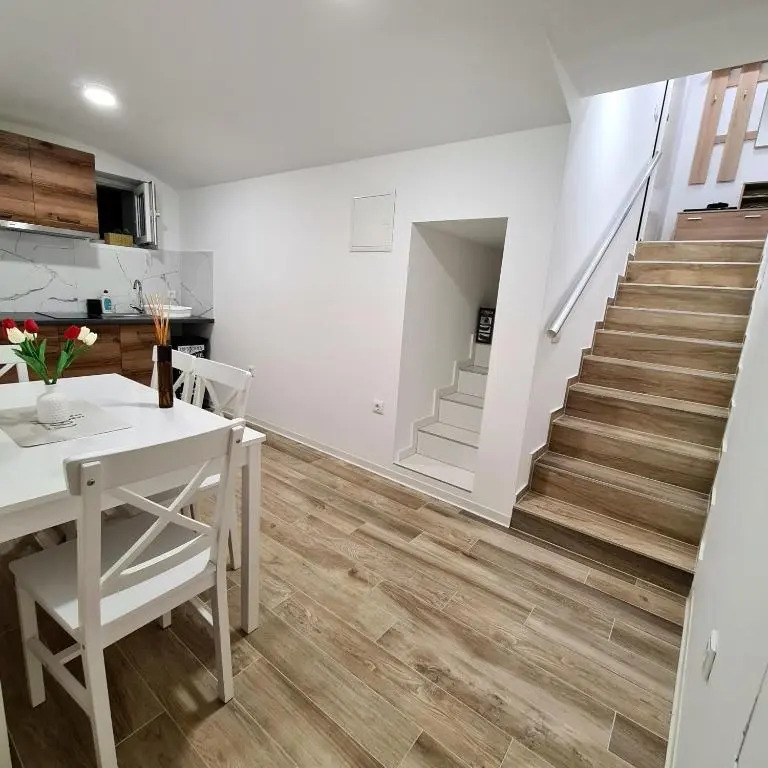 Dinlux Residence