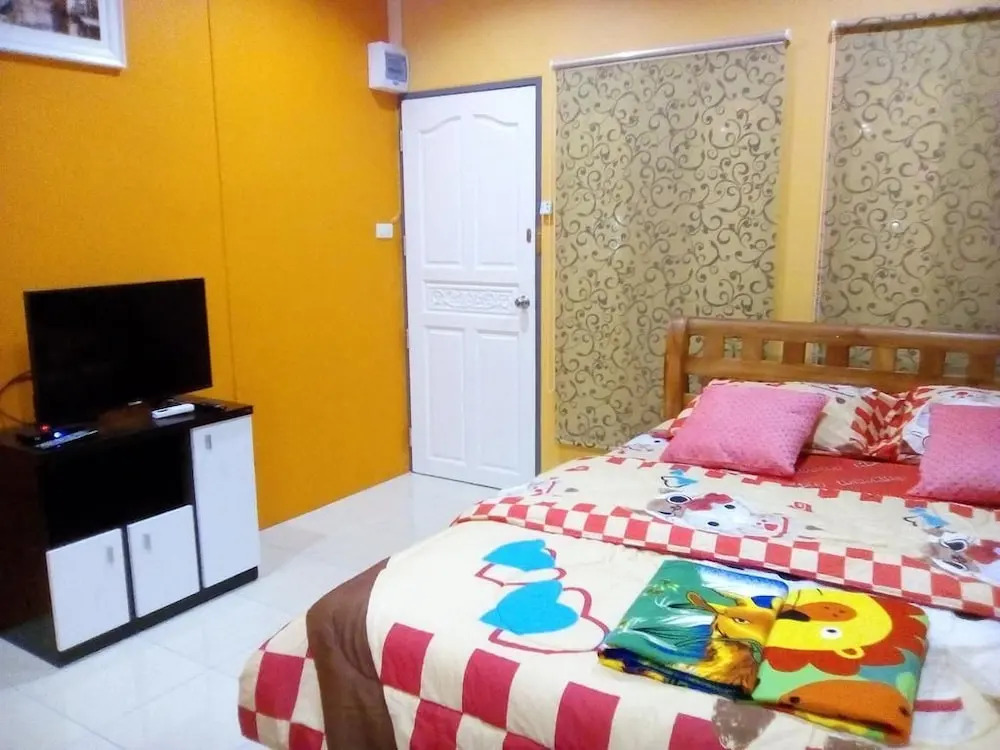 Buachompoo Resort Koh Sichang
