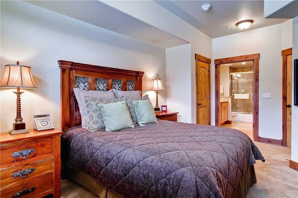 5208 Emerald Lodge, Trappeur's Crossing Apartment 4