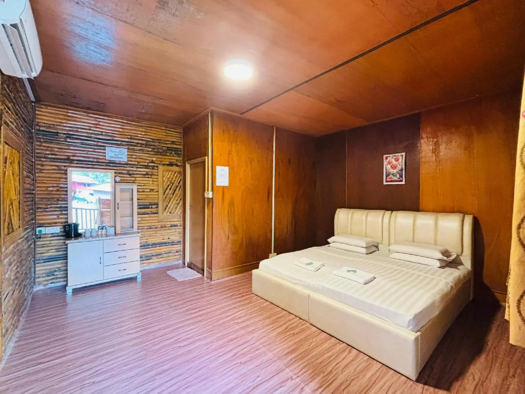 Borneo Tree House