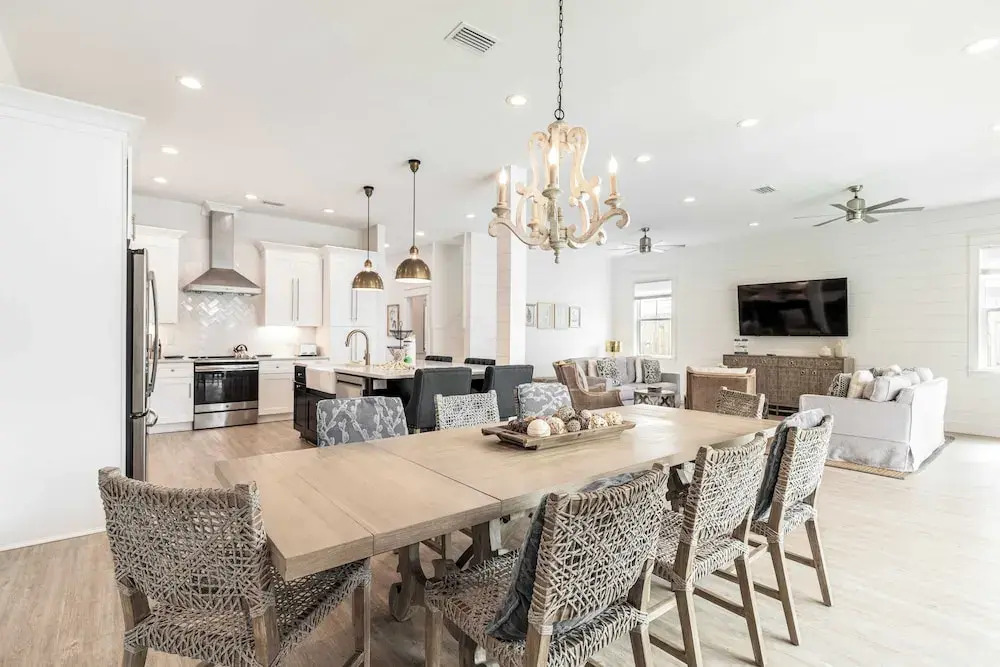 2 Homes in Destin by Avantstay   Sleeps 30, Private Pool+hot Tub, Game Room, Outdoor Bar, Walk to Beach